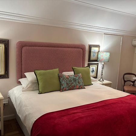 In The Vine Country Manor Guesthouse Стеленбош Екстериор снимка
