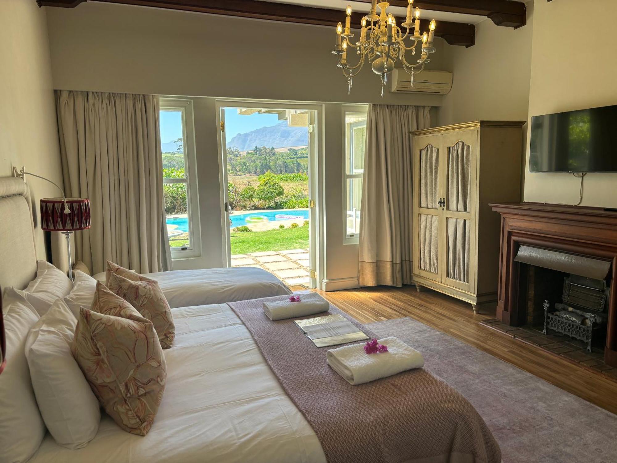 In The Vine Country Manor Guesthouse Стеленбош Екстериор снимка