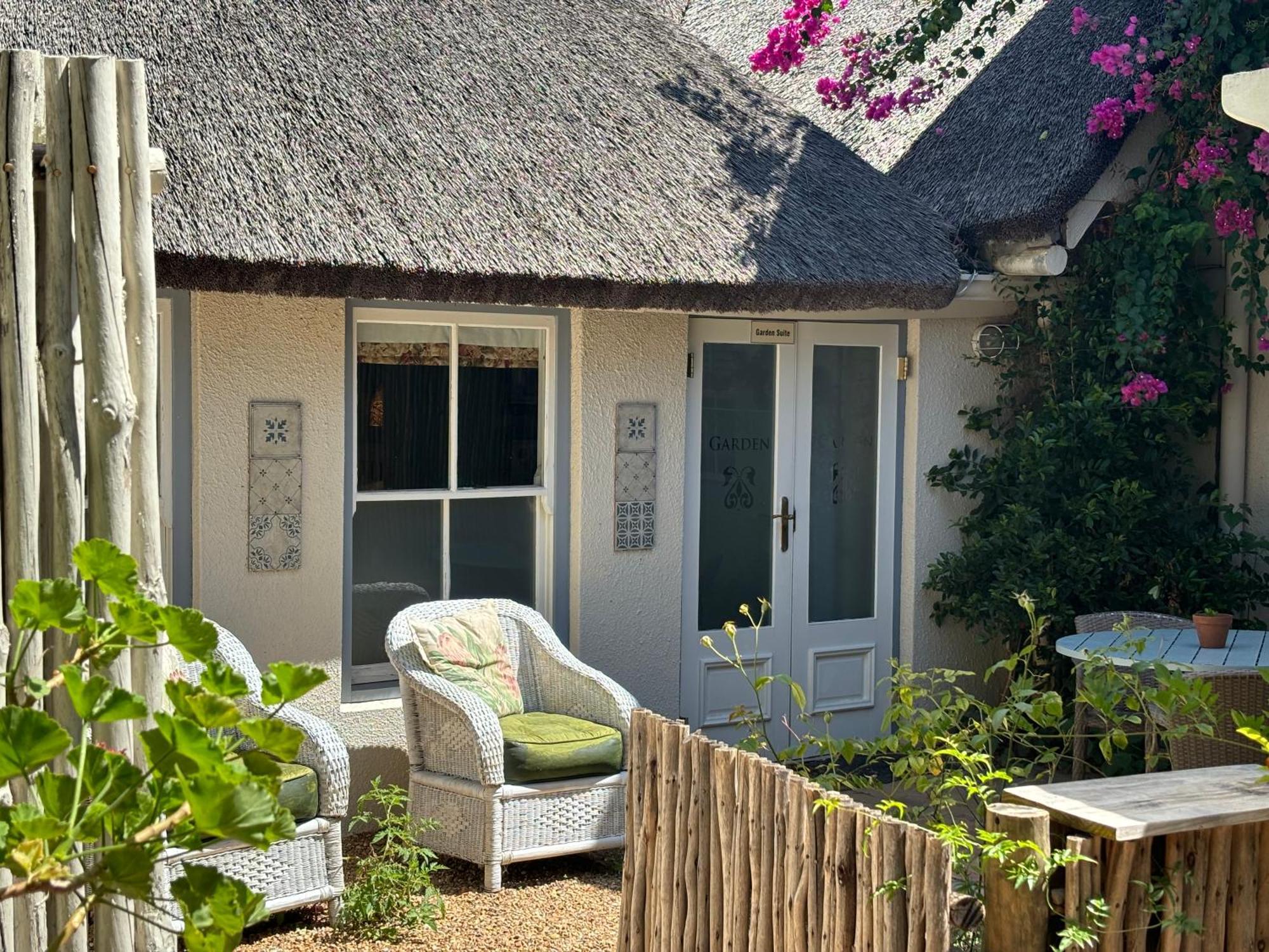 In The Vine Country Manor Guesthouse Стеленбош Екстериор снимка