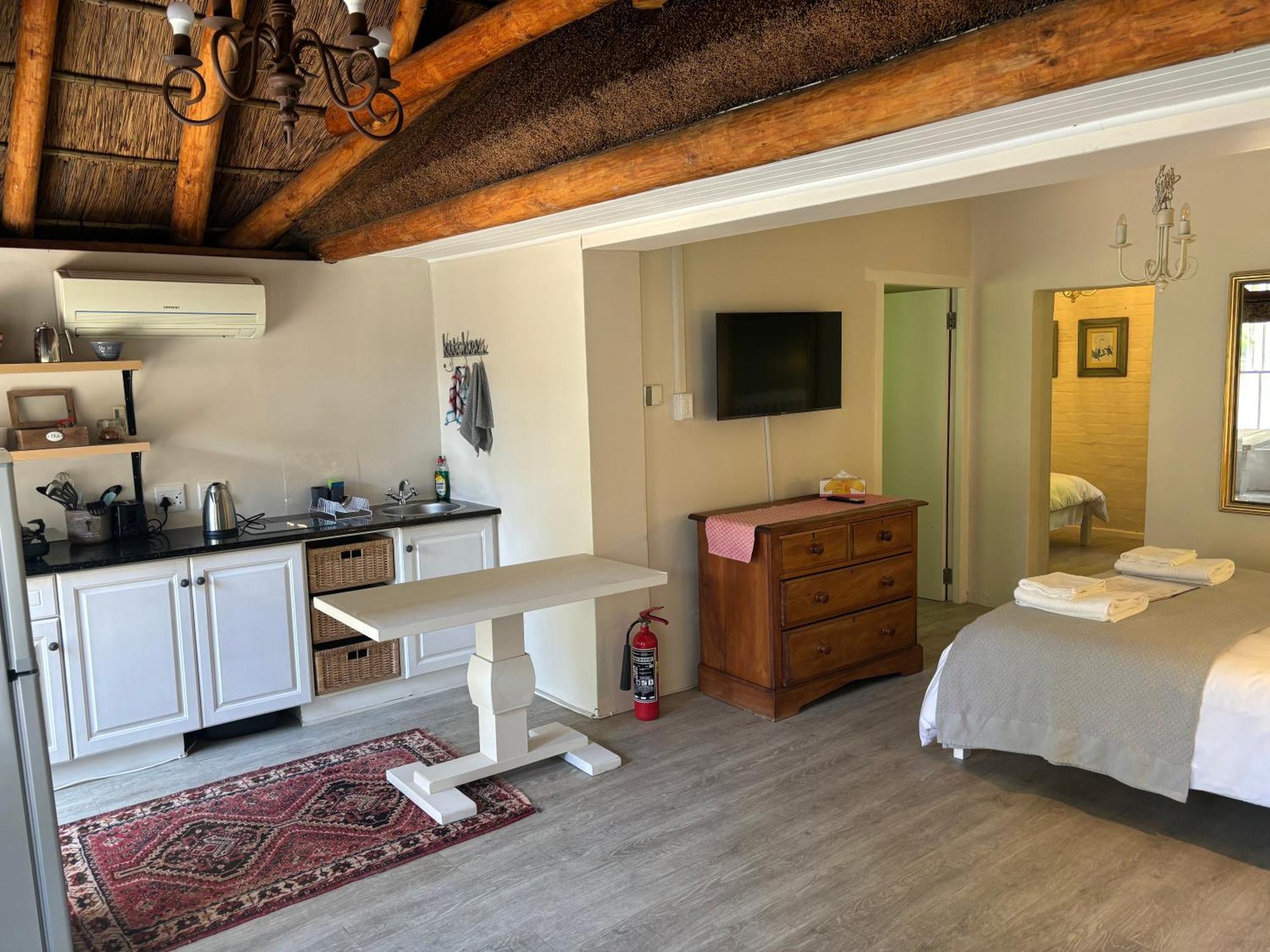 In The Vine Country Manor Guesthouse Стеленбош Екстериор снимка