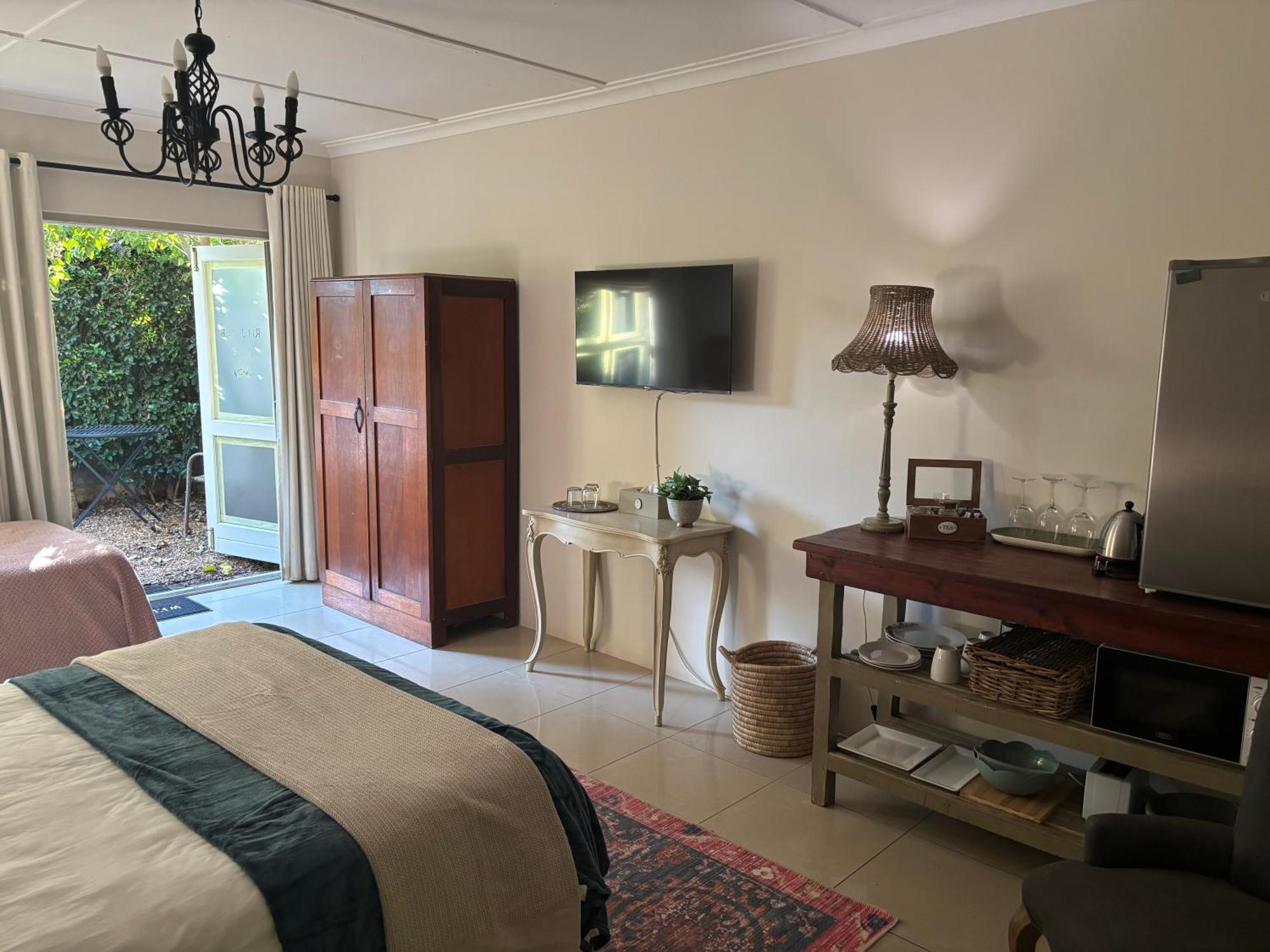In The Vine Country Manor Guesthouse Стеленбош Екстериор снимка