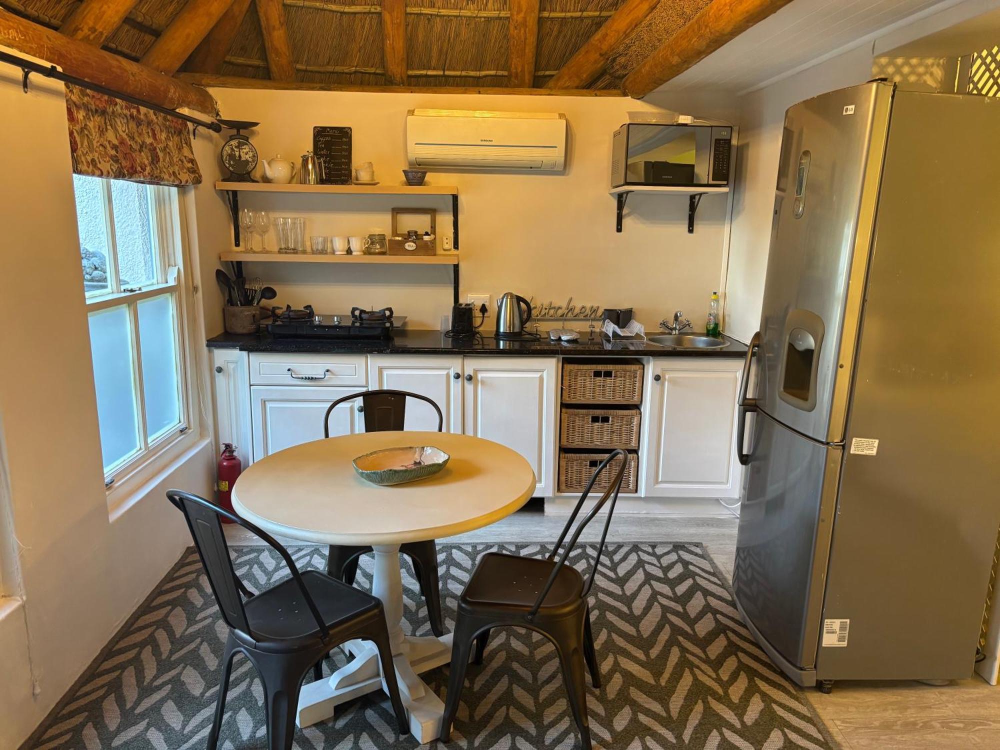 In The Vine Country Manor Guesthouse Стеленбош Екстериор снимка