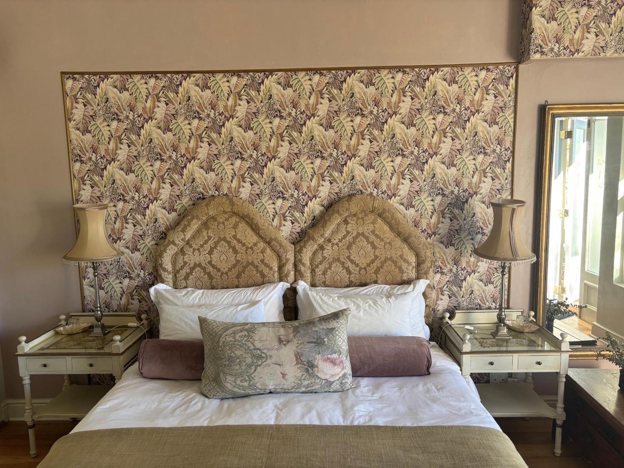 In The Vine Country Manor Guesthouse Стеленбош Екстериор снимка